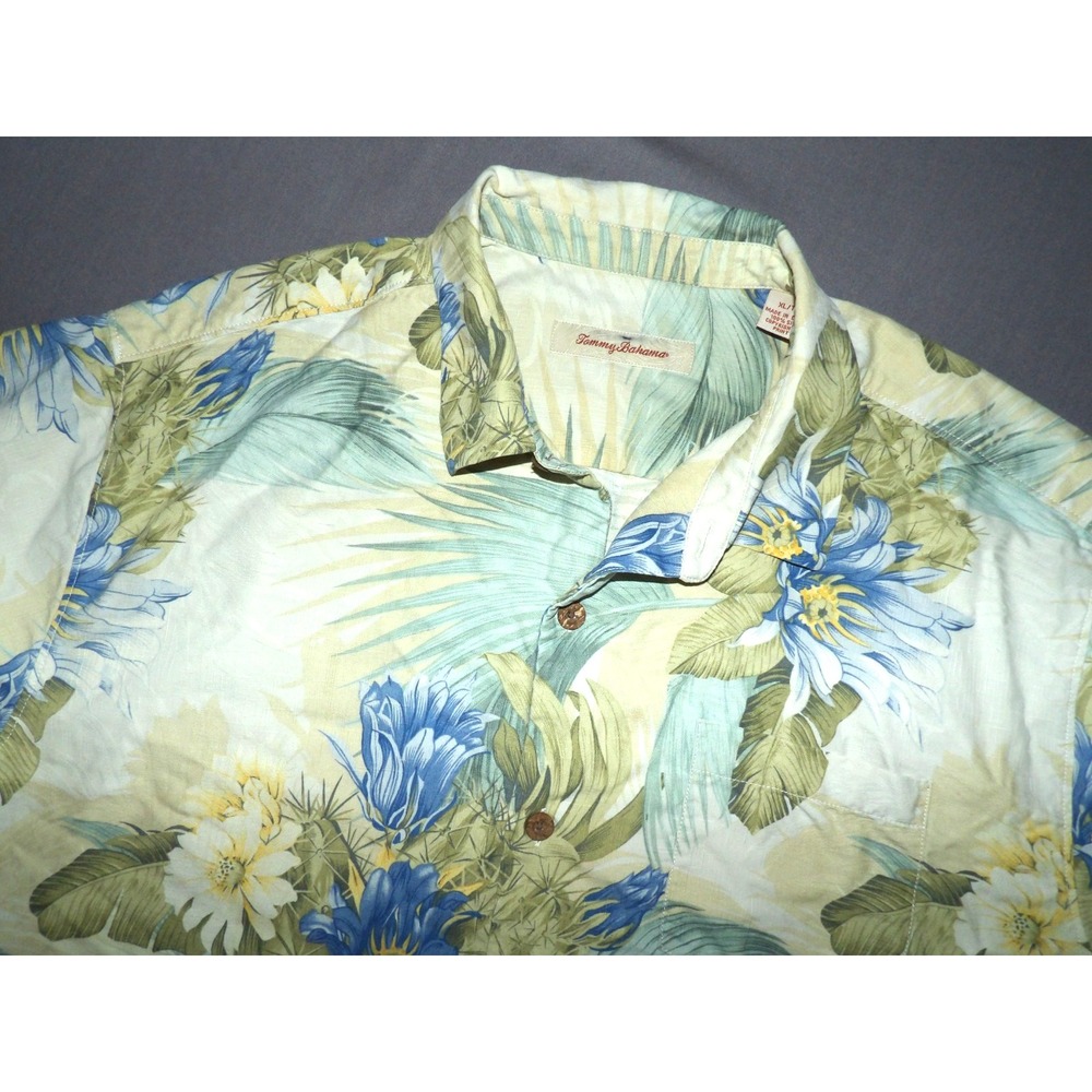 Tommy Bahama 100% Silk Short Sleeved Button Up Floral Hawaiian Shirt Men's XL